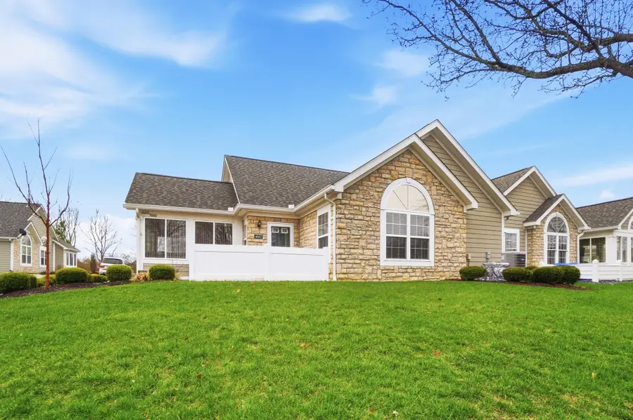 4662 Cobblestone Drive, Tipp City, OH 45371 - #3