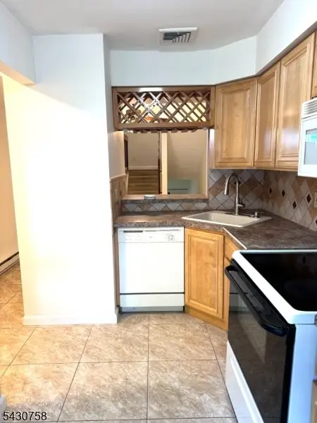 1065 Treetops, Wharton, NJ 07885 - #2
