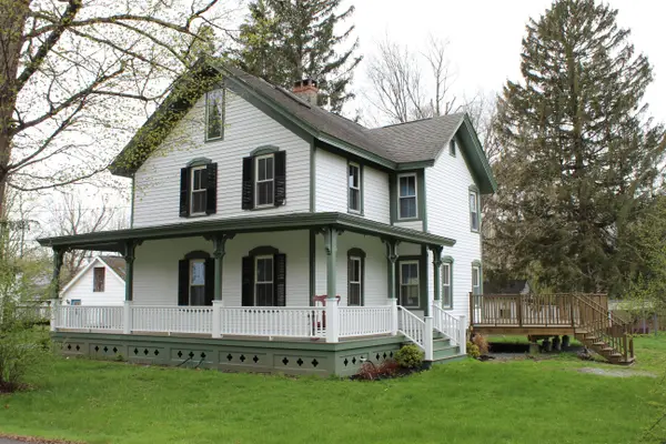 23 Frog Alley, Old Chatham, NY 12136