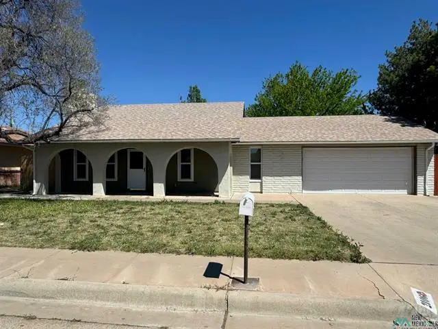 2106 W Bullock Ave, Artesia, NM 88210 - #1