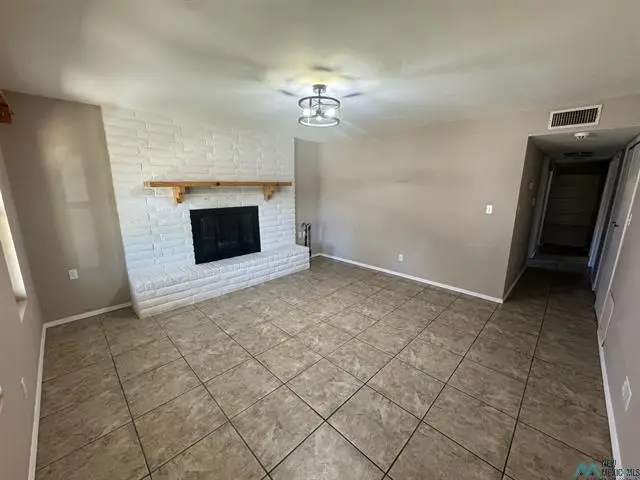 2106 W Bullock Ave, Artesia, NM 88210 - #2