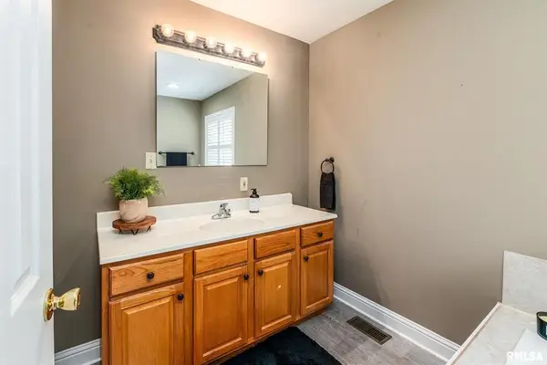 3004 Willow Branch Lane, Herrin, IL 62948