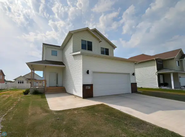 6797 28th Street S, Fargo, ND 58104