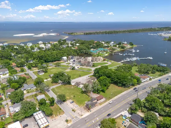 612 S 1st St, Pensacola, FL 32507