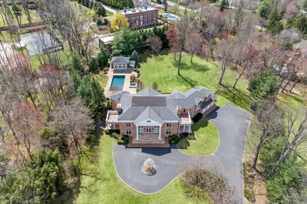 21 Harriman Drive, Sands Point, NY 11050