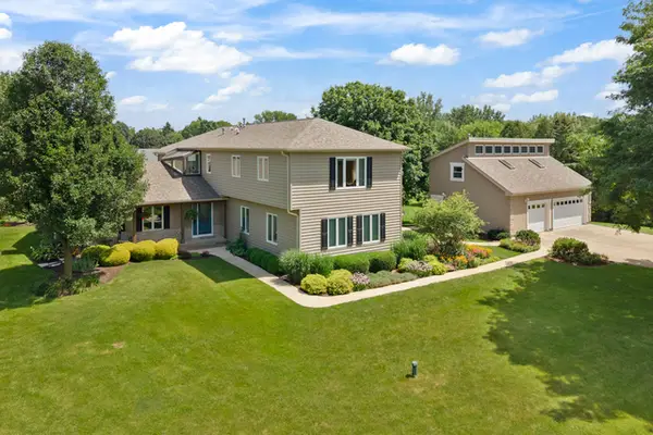 9N859 Channel Court, Elgin, IL 60124