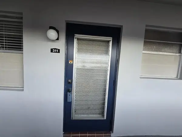 7897 Golf Circle Dr #311, Margate, FL 33063