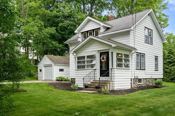 107 Winter Hill Rd, Holden, MA 01520