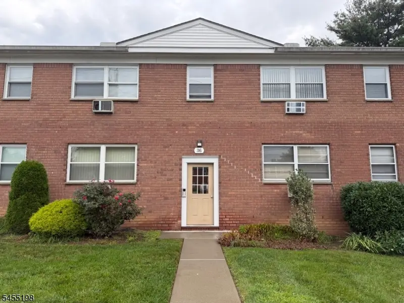 36 Knox Ter, Wayne, NJ 07470-2331 - #1