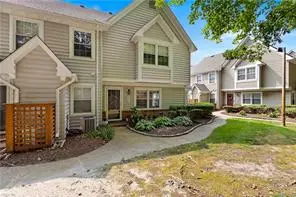 400 Bracknell Arch #A, Chesapeake, VA 23320 - #1