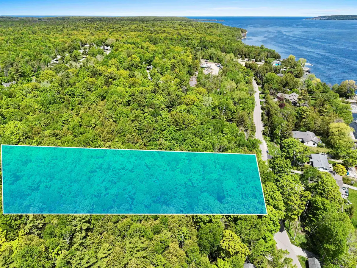 N Duluth Ave, Sturgeon Bay, WI 54235 - #1