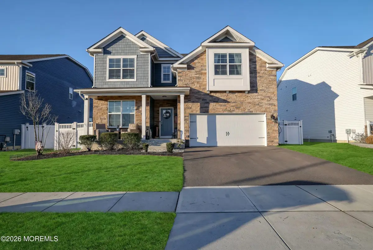 167 Ashburn Ave, Manahawkin, NJ 08050 - Image #1