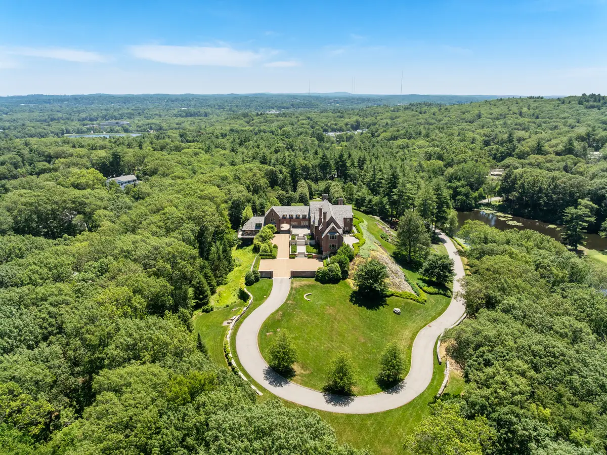 4 Willow Road, Weston, MA 02493 - Image #1