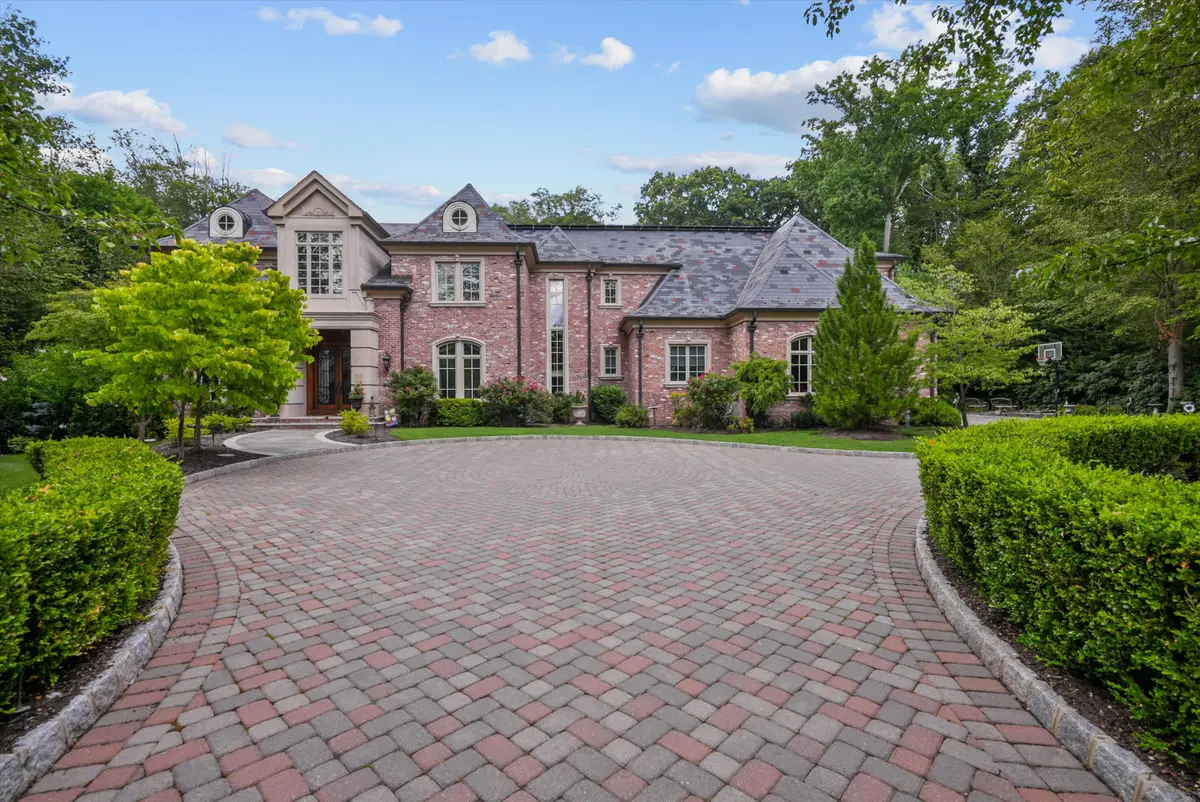 29 N Church Road, Saddle River, NJ 07458 - #1