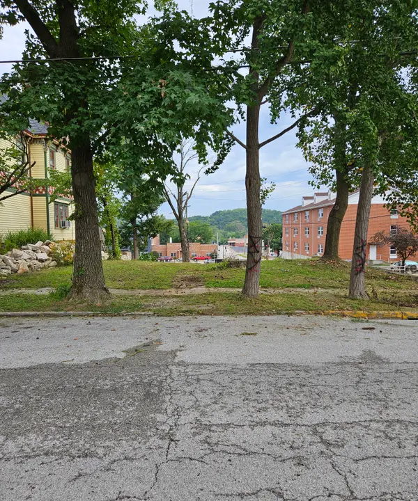 923 Center Street, Hannibal, MO 63401