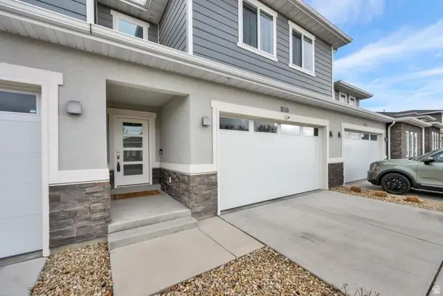 1373 W Stewart Falls Dr, Riverton, UT 84065 - #3