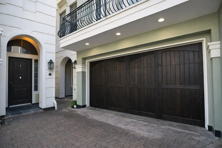 1818 Binz Street #E, Houston, TX 77004-7786 - #2