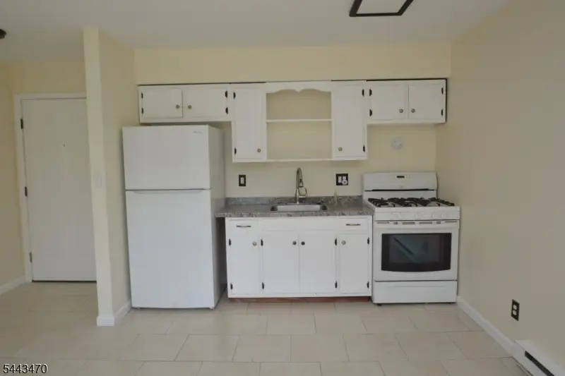 14 Oak Ridge Rd , 2, Newfoundland, NJ 07435-1450 - #2