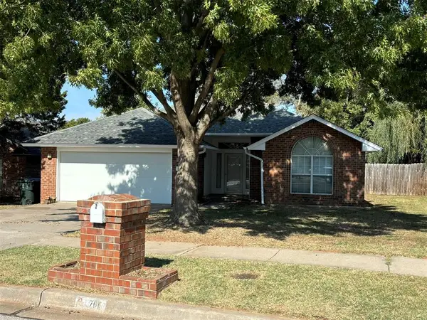 701 Goshawk Drive, Norman, OK 73072