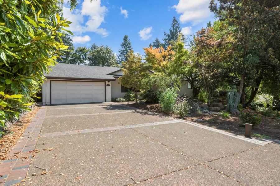 2710 SW Maple Ln, Portland, OR 97225 - #2