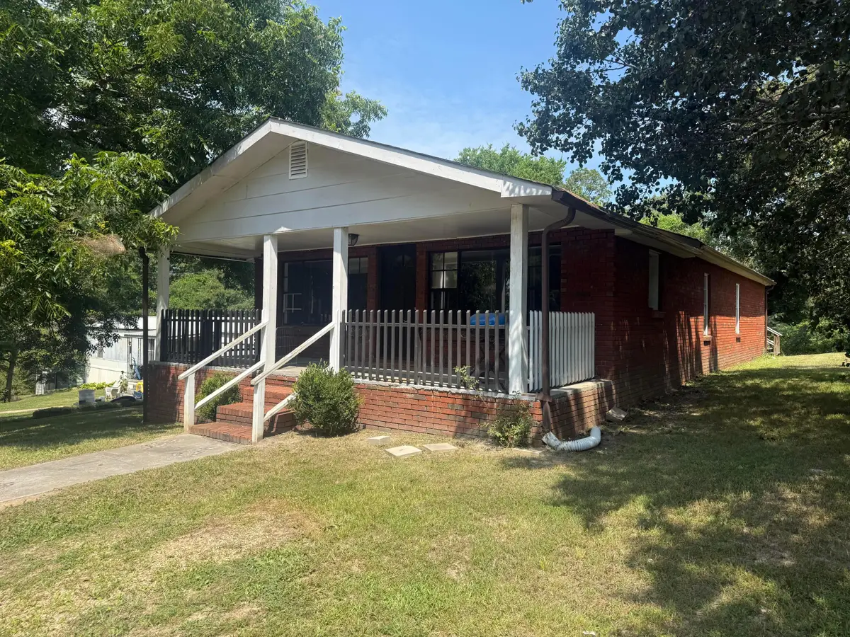 1007 Diamond Avenue, Bridgeport, AL 35740 - #1