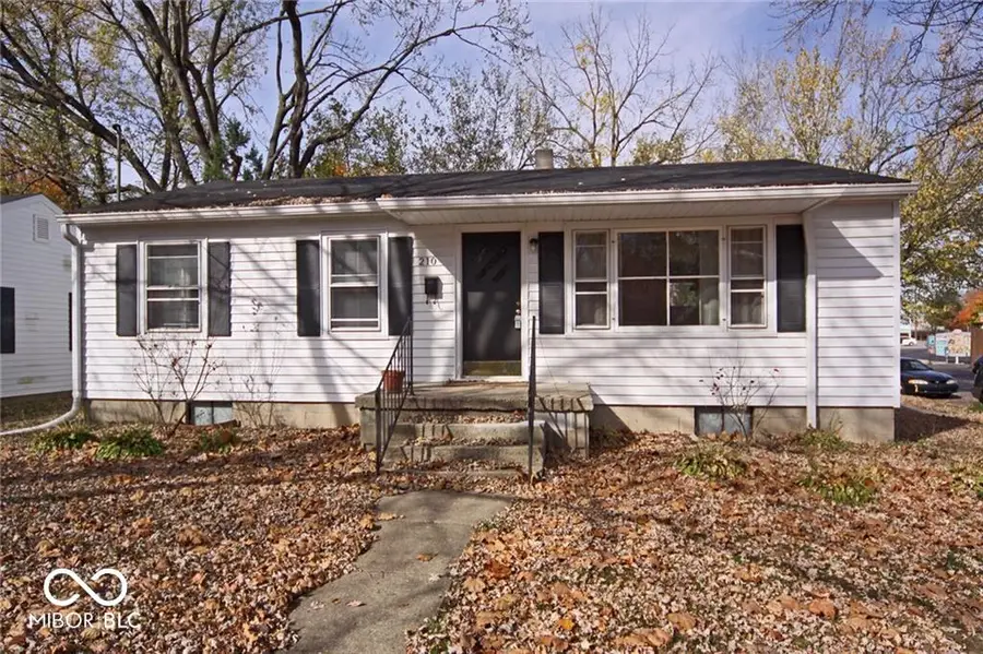 210 W Sycamore Street, Zionsville, IN 46077 - #2