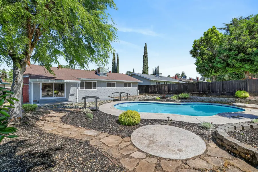 6410 Rolling Way, Carmichael, CA 95608 - #2