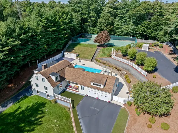 18 James Rd, Duxbury, MA 02332