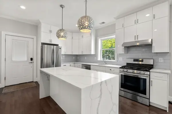 301 Saratoga St #2, Boston, MA 02128