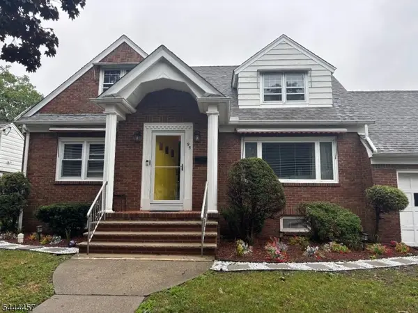 95 Alfred St, Clifton City, NJ 07013