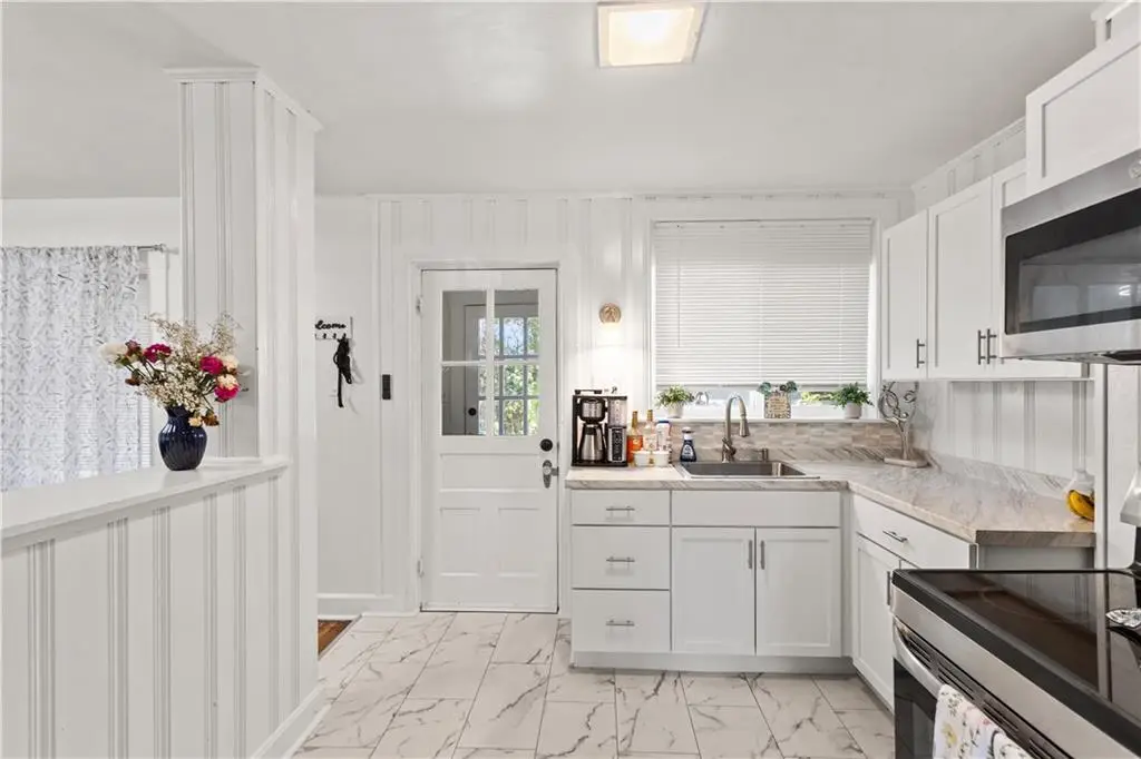 476 Providence Street , 1, West Warwick, RI 02893 - #1