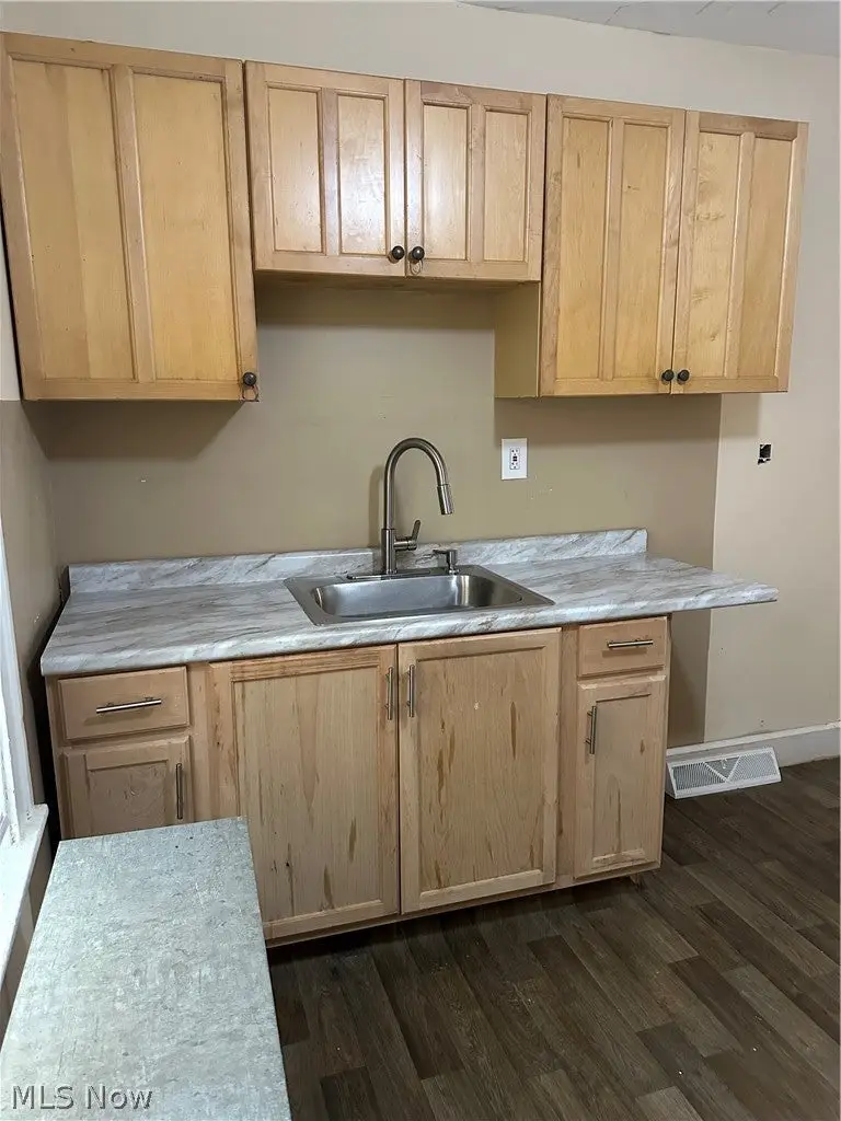 15415 Kinsman Road, Cleveland, OH 44120 - #3