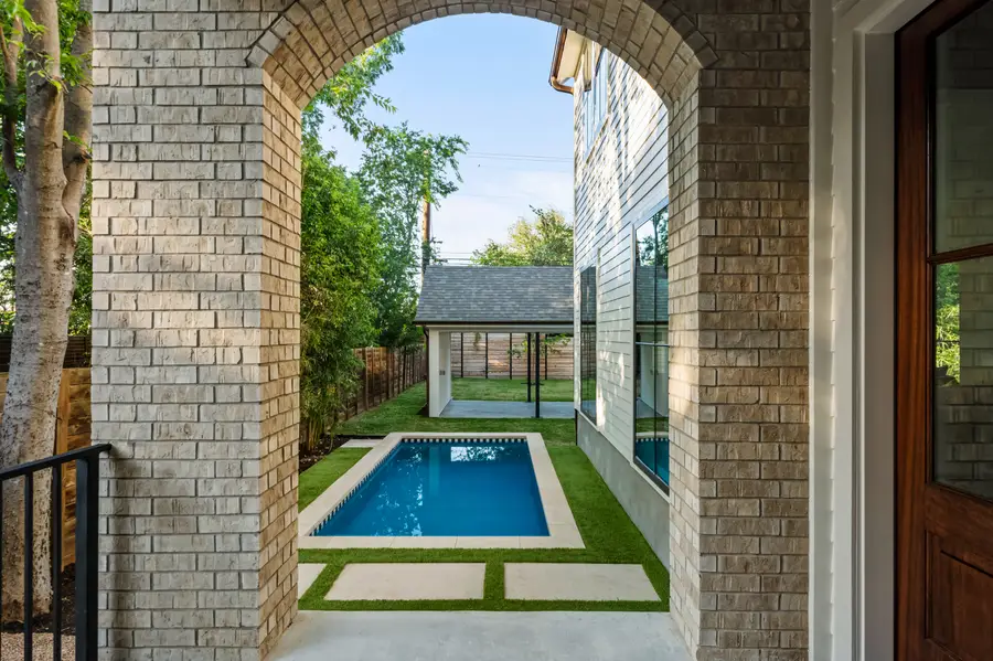 404 W 55th 1/2 St, Austin, TX 78751 - #2