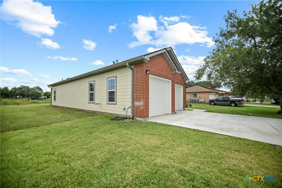 502 Trent Street, Victoria, TX 77905 - #3