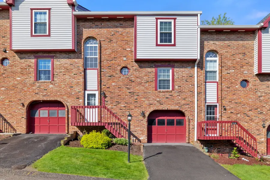 2104 Timberglen Dr, Imperial, PA 15126 - #2