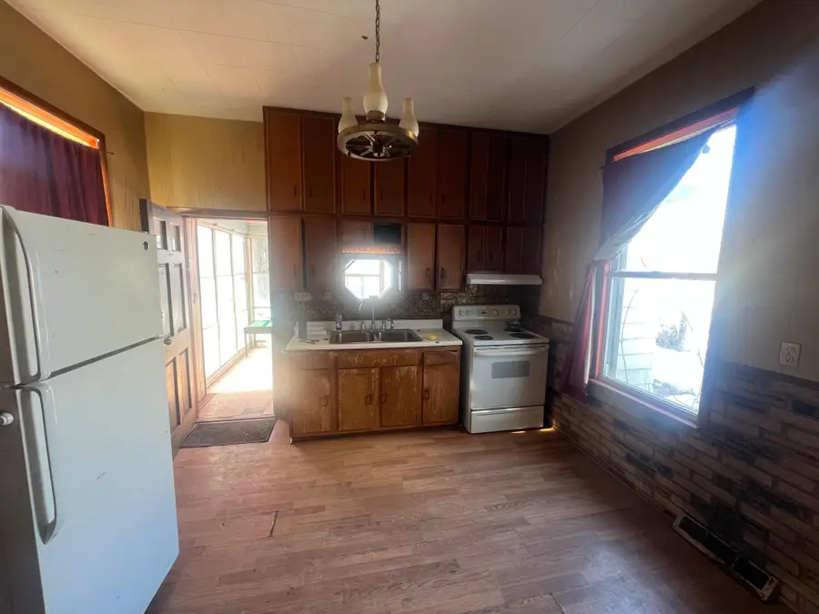 1069 Earl Street, Saint Paul, MN 55106 - #3