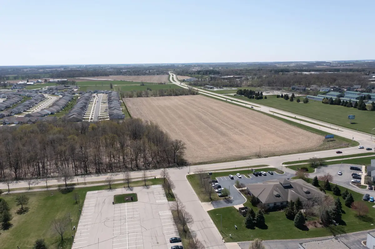 1103 S Edwards Blvd, Lake Geneva, WI 53147 - #1