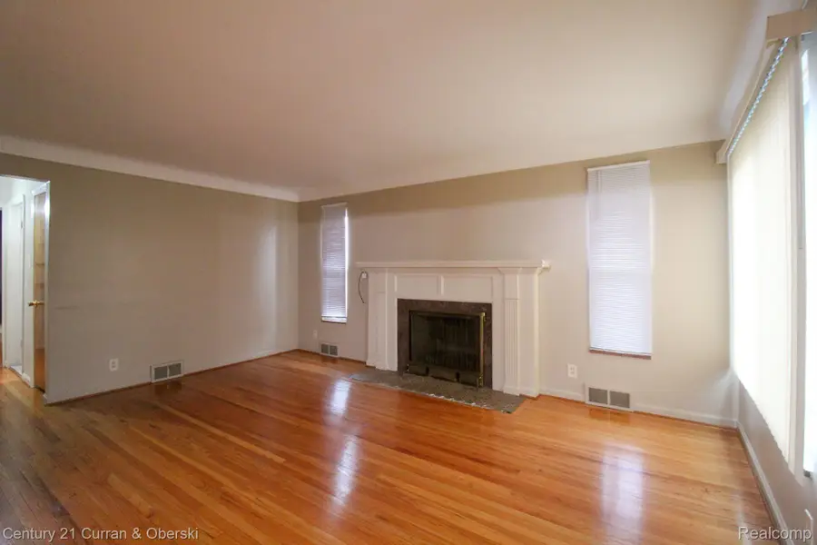 7907 W Morrow Circle, Dearborn, MI 48126 - #2