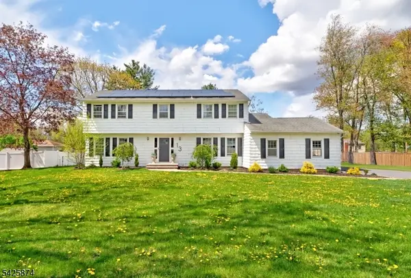 13 Hanover Rd, East Hanover Twp., NJ 07936