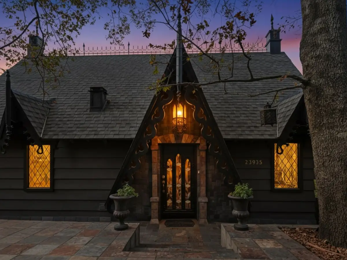 23935 Zurich, Crestline, CA 92325 - #1