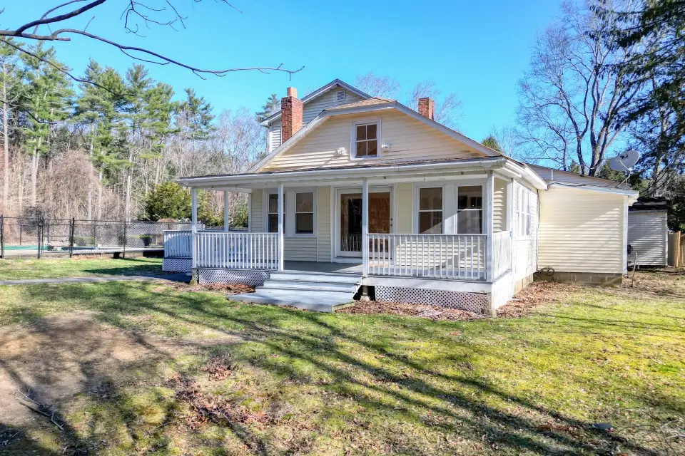 174 W Elm St, Pembroke, MA 02359 - #1