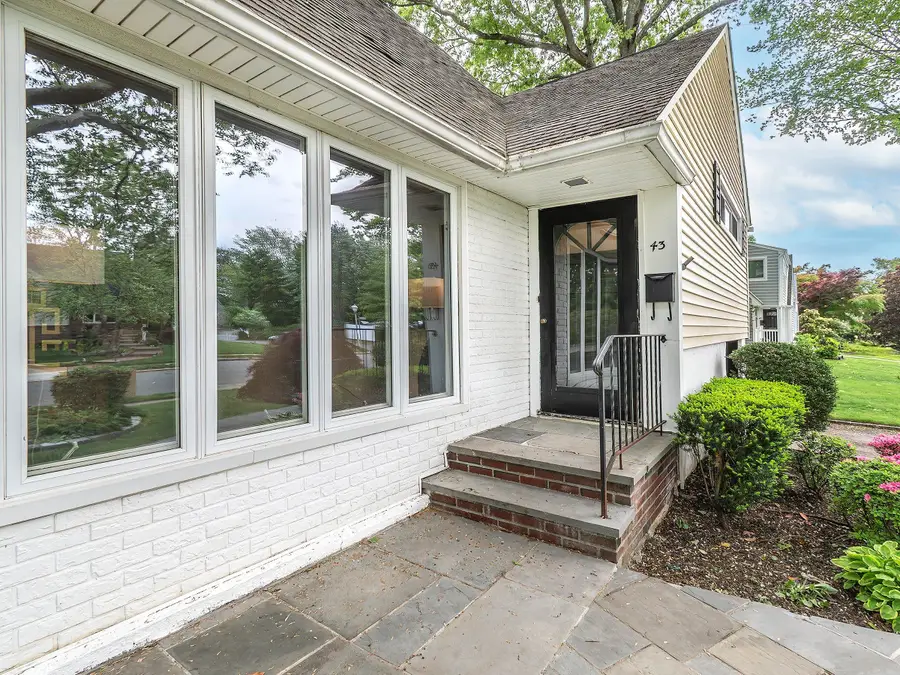 43 Plymouth Road, Port Washington, NY 11050 - #3