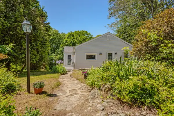 42 Shawandassee Road, Waterford, CT 06385