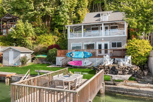 27704 Manzanita Beach Road Sw, Vashon, WA 98070