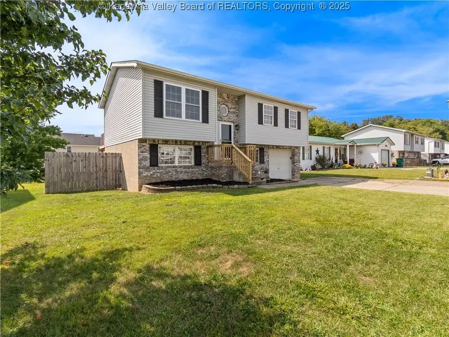 105 Hampton Lane, Hurricane, WV 25526 - Image #2