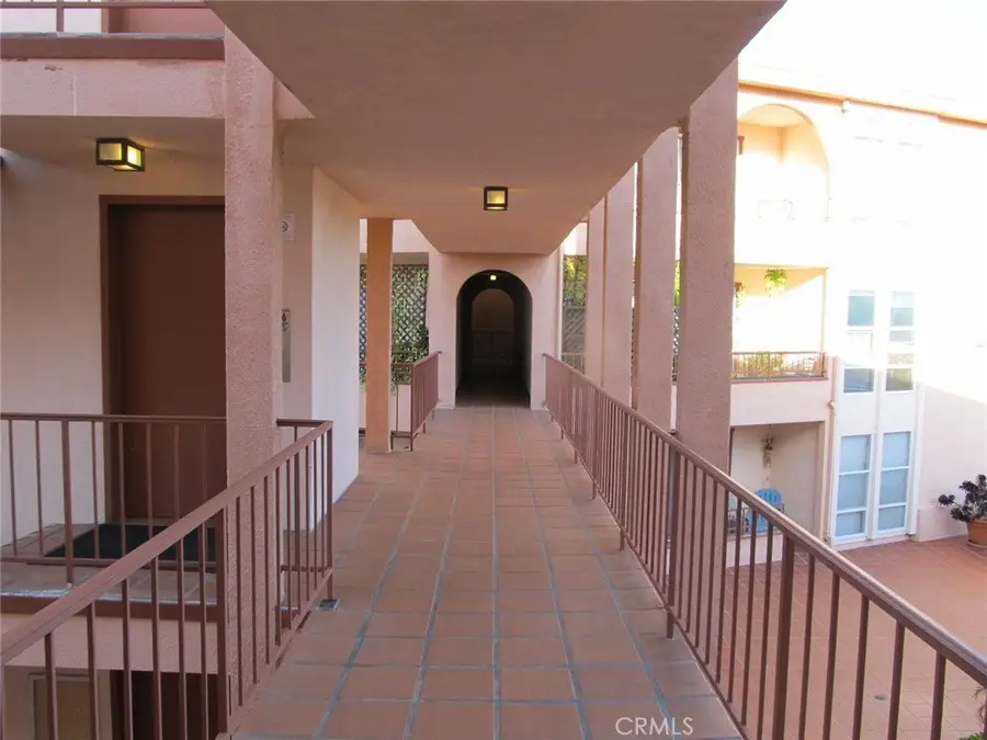 2035 4th Street #202C, Santa Monica, CA 90405 - #3