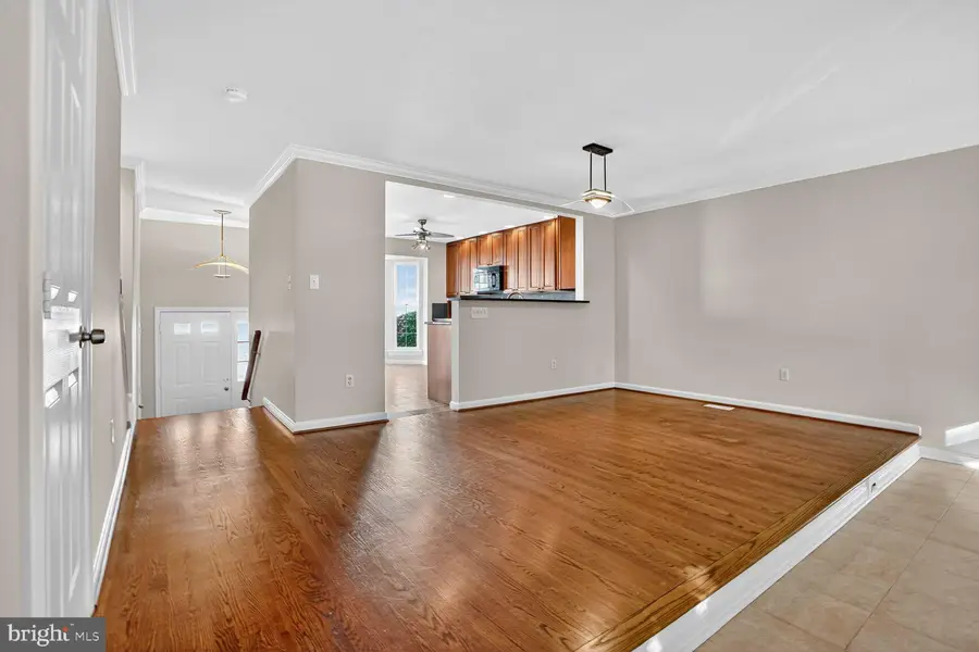 6836 Kerrywood Circle, Centreville, VA 20121 - Image #2