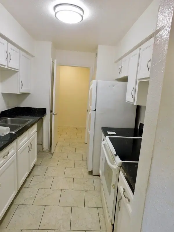 9797 Leawood Boulevard #402, Houston, TX 77099