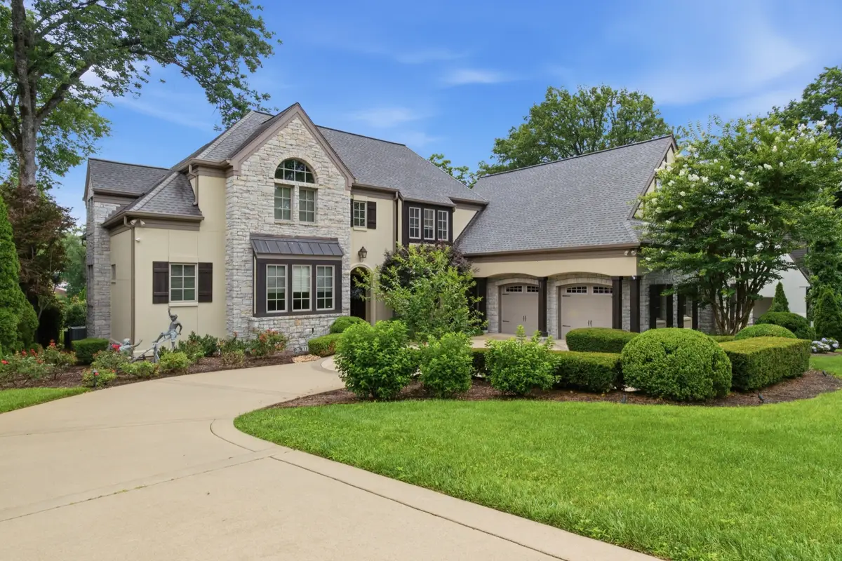 4022 Sneed Rd, Nashville, TN 37215 - #1