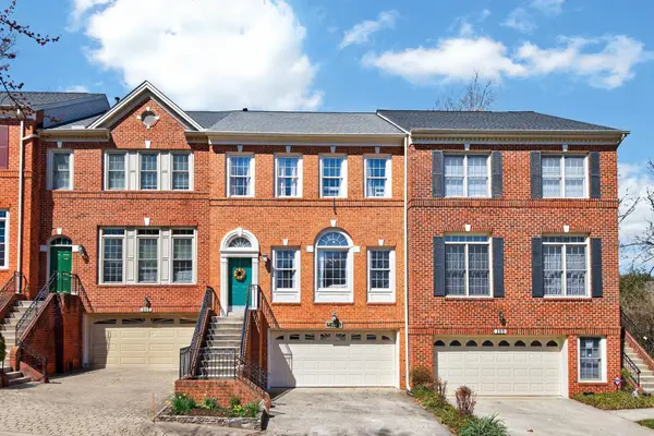 105 Crofton Hill Ln, ROCKVILLE, MD 20850